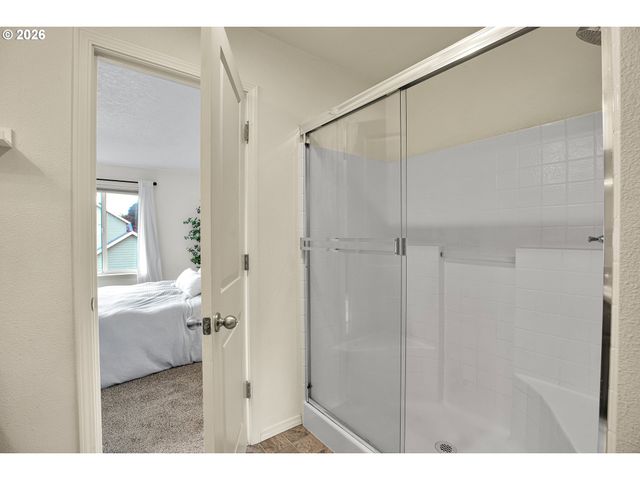 18915 ROSE Rd, Oregon City, OR 97045