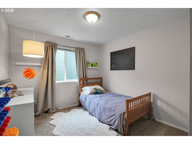 18915 ROSE Rd, Oregon City, OR 97045
