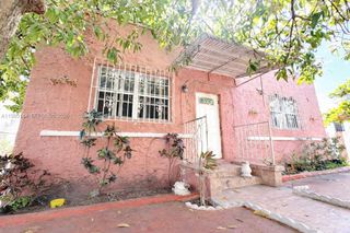 320 NE 55th St, Miami, FL 33137