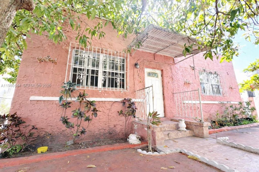 320 NE 55th St, Miami, FL 33137