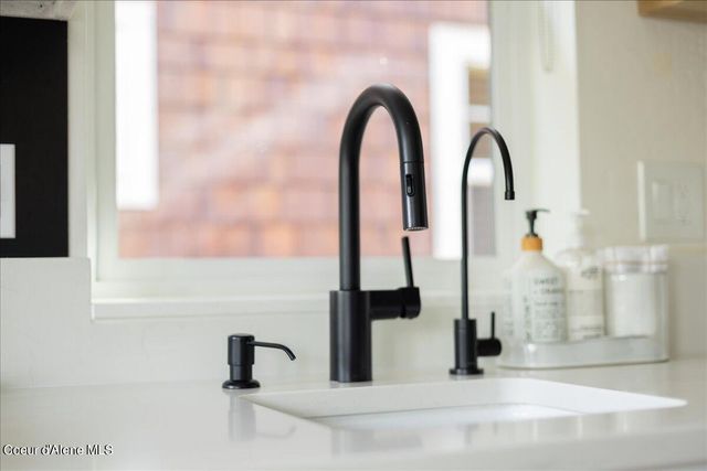 232 Pomrankey Ln, Dover, ID 83825