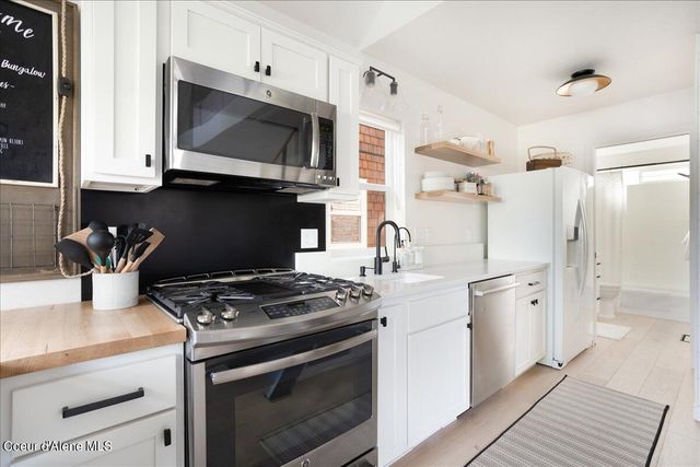 232 Pomrankey Ln, Dover, ID 83825