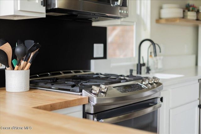 232 Pomrankey Ln, Dover, ID 83825