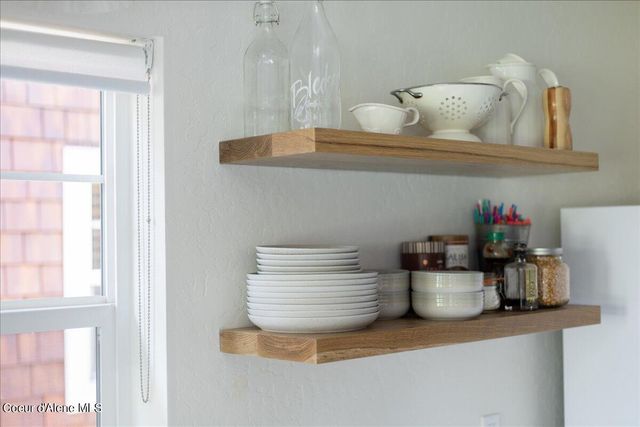 232 Pomrankey Ln, Dover, ID 83825