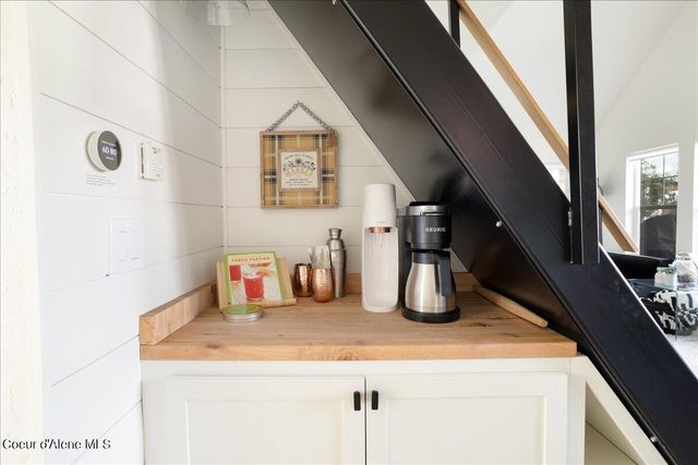 232 Pomrankey Ln, Dover, ID 83825