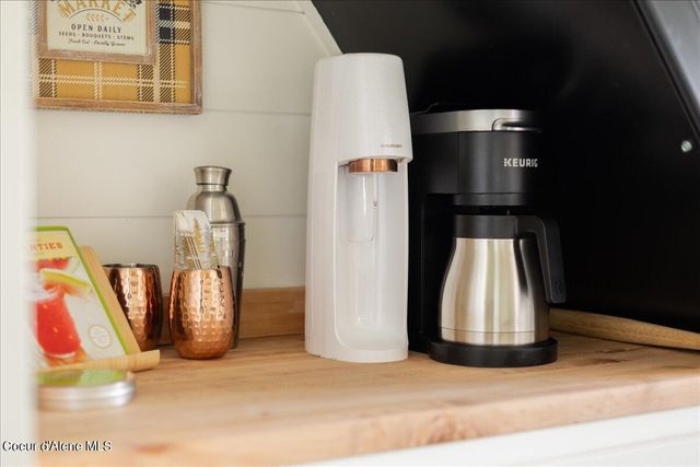 232 Pomrankey Ln, Dover, ID 83825