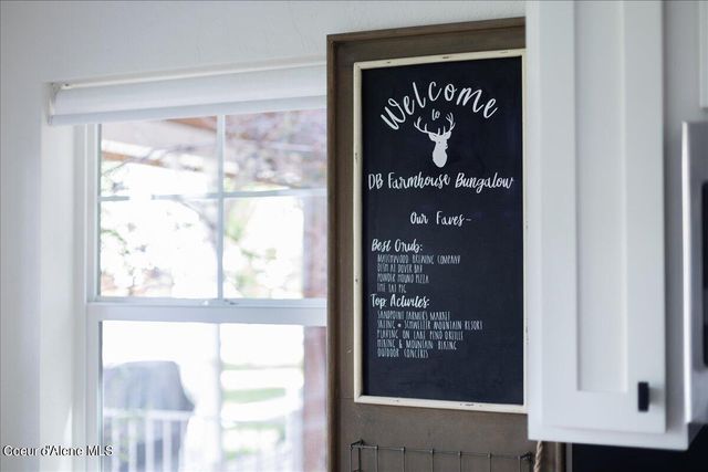 232 Pomrankey Ln, Dover, ID 83825