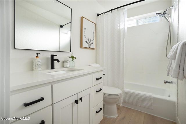 232 Pomrankey Ln, Dover, ID 83825