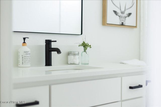 232 Pomrankey Ln, Dover, ID 83825