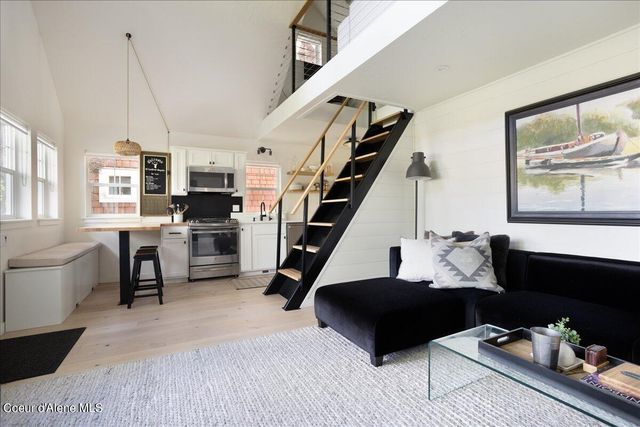 232 Pomrankey Ln, Dover, ID 83825