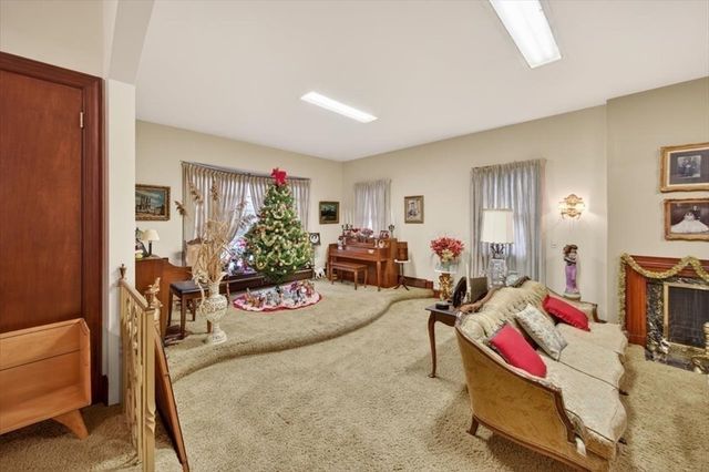 1800 Robeson St, Fall River, MA 02720
