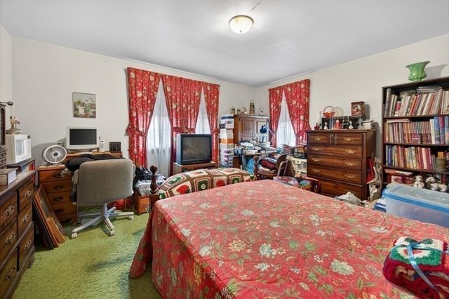 1800 Robeson St, Fall River, MA 02720