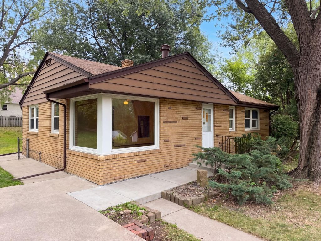 2804 Churchill Street, Roseville, MN 55113 — exterior