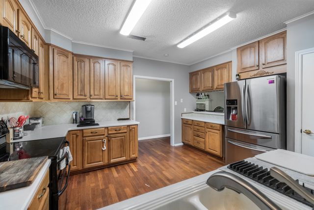 1707 Woodridge Circle, Arlington, TX 76013