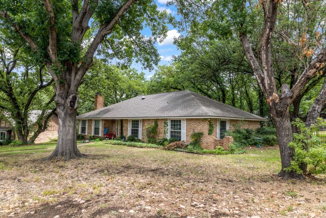 1707 Woodridge Circle, Arlington, TX 76013