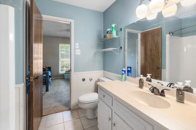 1707 Woodridge Circle, Arlington, TX 76013