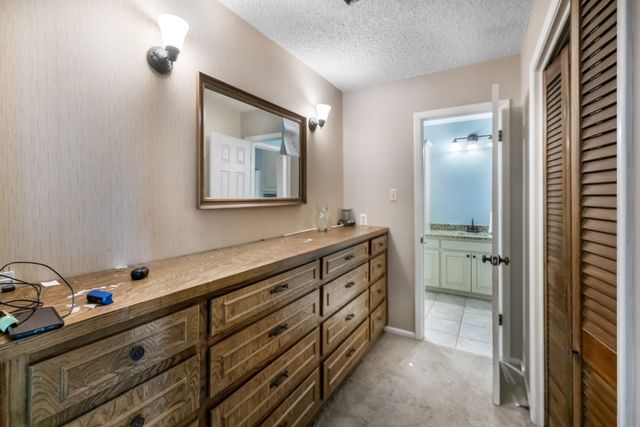 1707 Woodridge Circle, Arlington, TX 76013