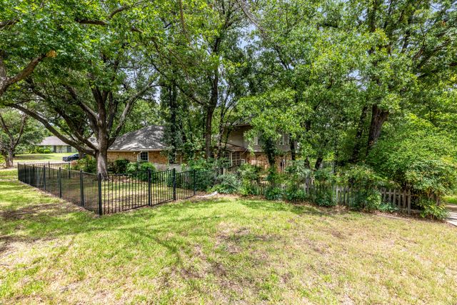 1707 Woodridge Circle, Arlington, TX 76013