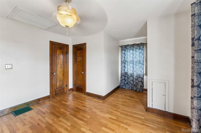 317 E Grand River Avenue, Fowlerville Village, MI 48836