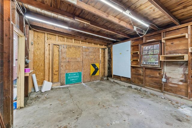 317 E Grand River Avenue, Fowlerville Village, MI 48836