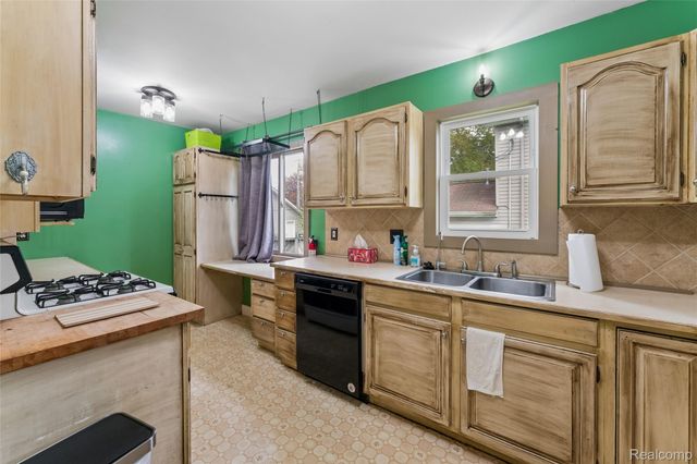 317 E Grand River Avenue, Fowlerville Village, MI 48836