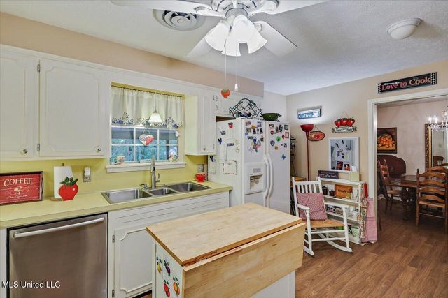 727 Laney Drive, Clinton, MS 39056