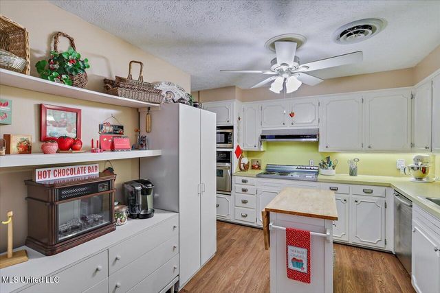 727 Laney Drive, Clinton, MS 39056
