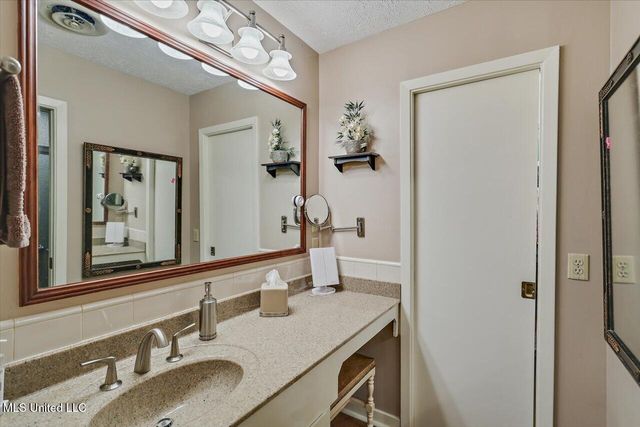727 Laney Drive, Clinton, MS 39056