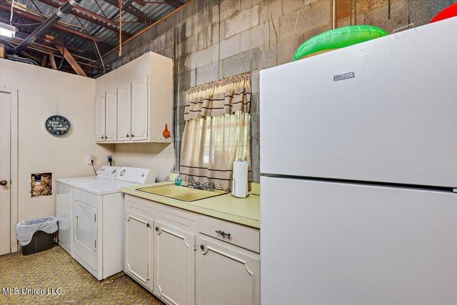 727 Laney Drive, Clinton, MS 39056