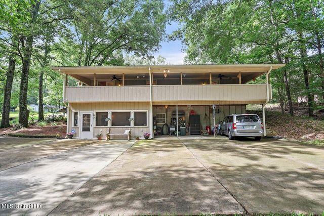 727 Laney Drive, Clinton, MS 39056