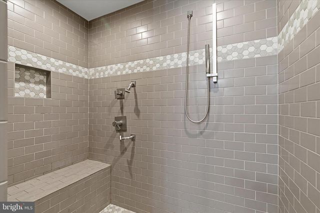 109 E VALLEY RD, Denver, PA 17517