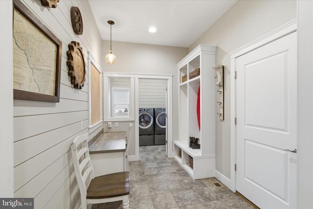 109 E VALLEY RD, Denver, PA 17517