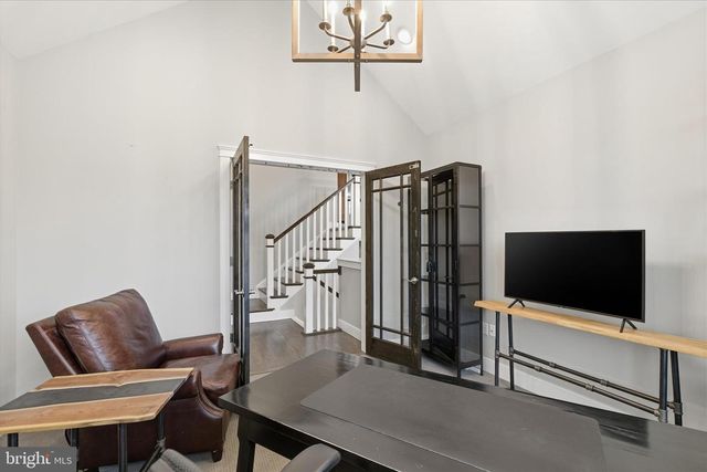 109 E VALLEY RD, Denver, PA 17517