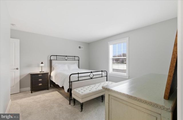 109 E VALLEY RD, Denver, PA 17517