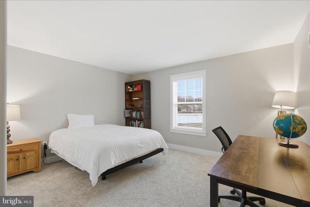 109 E VALLEY RD, Denver, PA 17517