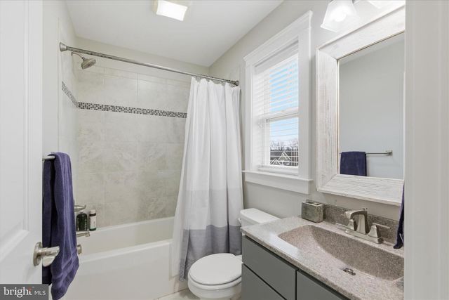 109 E VALLEY RD, Denver, PA 17517