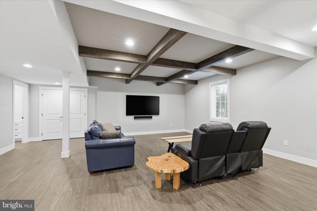 109 E VALLEY RD, Denver, PA 17517