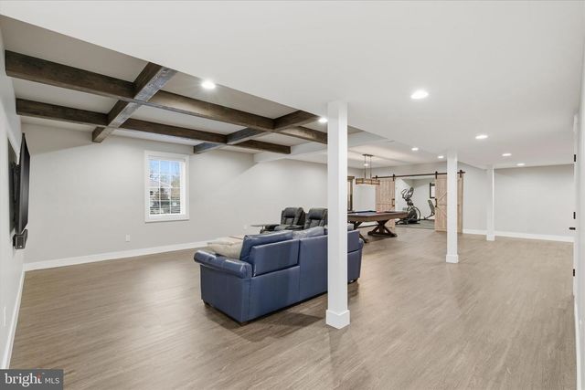 109 E VALLEY RD, Denver, PA 17517