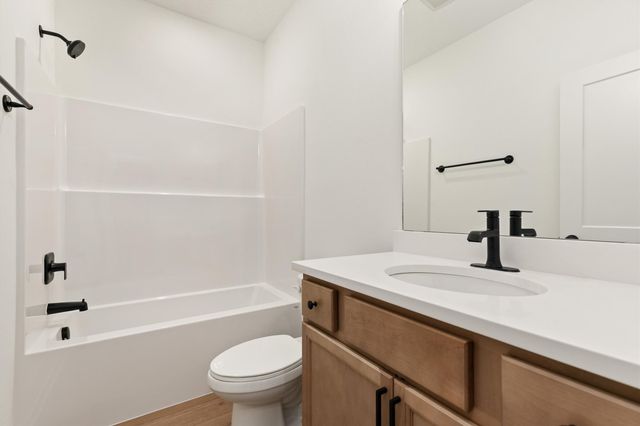1093 NW MacArthur Lane, Waukee, IA 50263