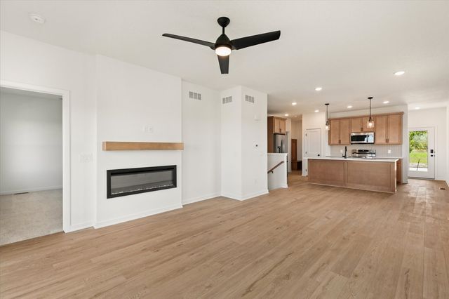 1093 NW MacArthur Lane, Waukee, IA 50263