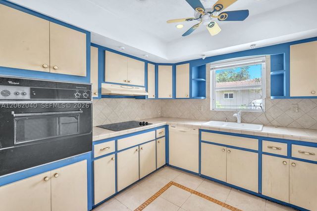 861 Holly Ln, Plantation, FL 33317