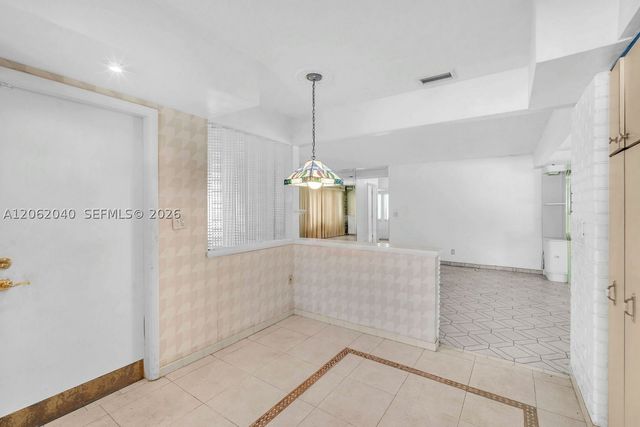 861 Holly Ln, Plantation, FL 33317