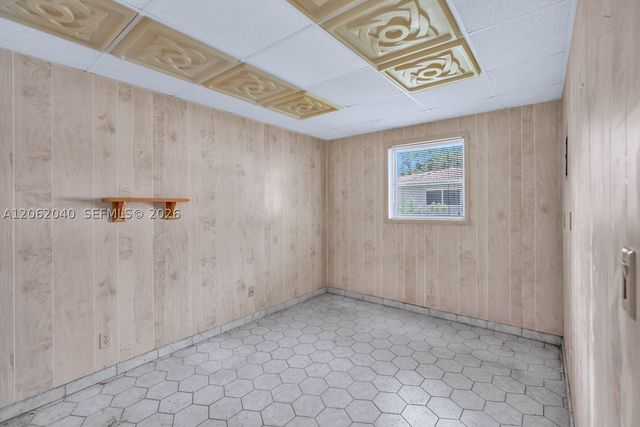 861 Holly Ln, Plantation, FL 33317