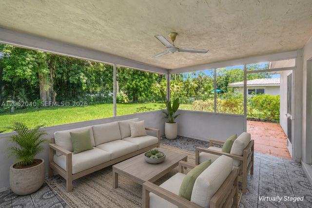 861 Holly Ln, Plantation, FL 33317