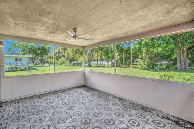 861 Holly Ln, Plantation, FL 33317