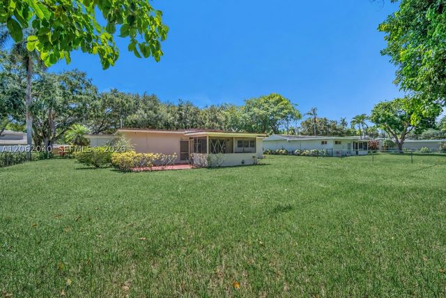 861 Holly Ln, Plantation, FL 33317