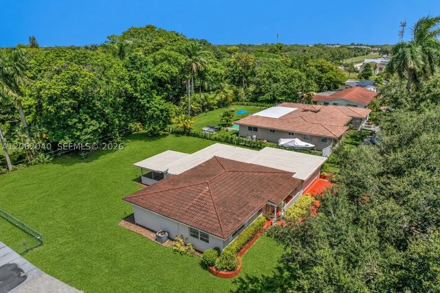 861 Holly Ln, Plantation, FL 33317