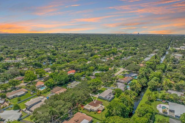 861 Holly Ln, Plantation, FL 33317