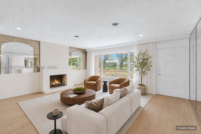 861 Holly Ln, Plantation, FL 33317
