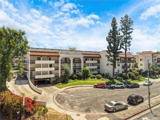 5460 White Oak B103, Encino, CA 91316